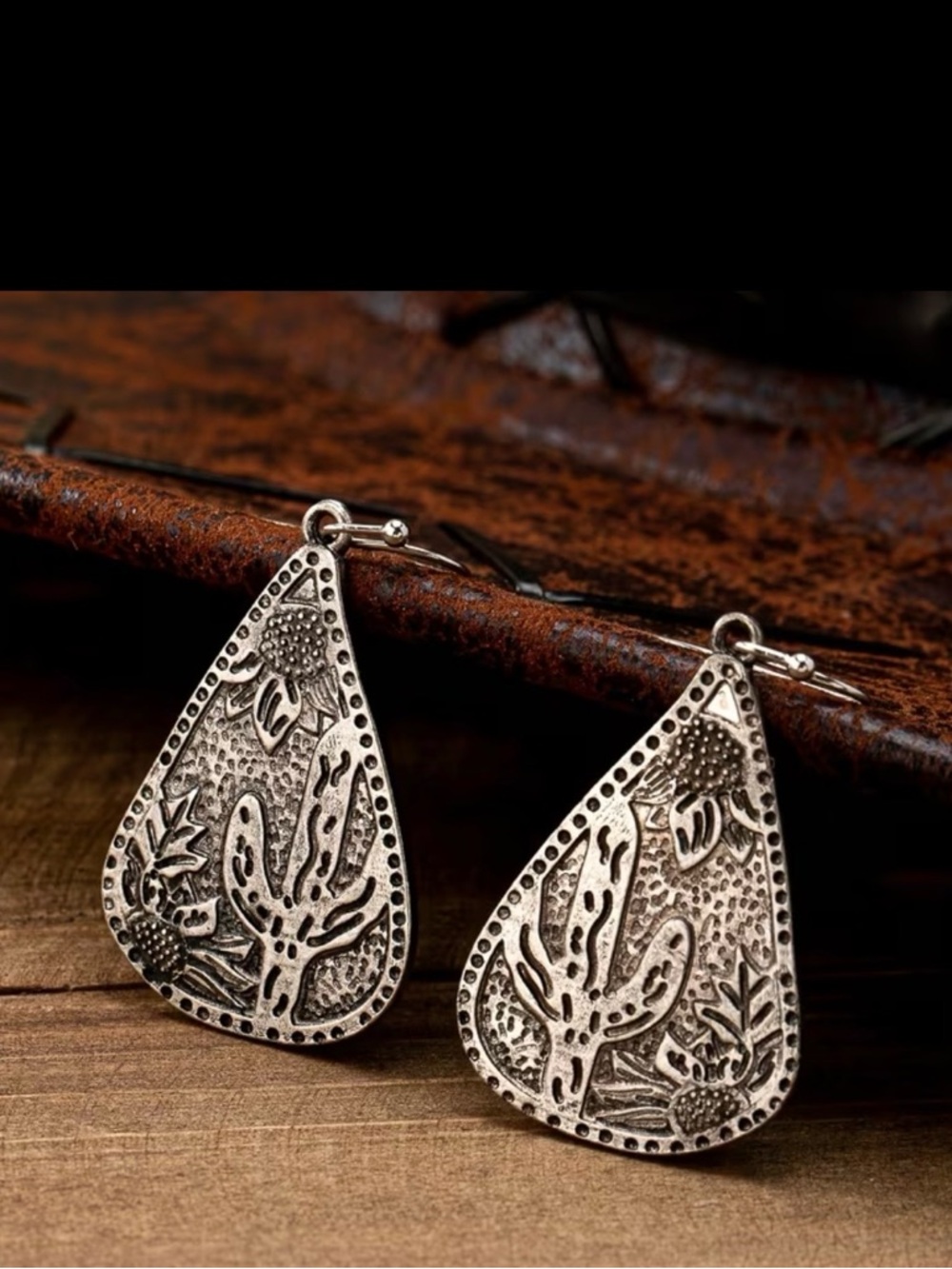 Cactus Alloy Metal Dangle Earrings Rustic Desert Plant Scene Southwestern - Picture 3 of 3